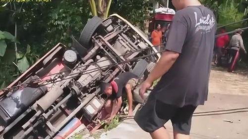 群众吃瓜怎么拍的视频呢,捕捉群众吃瓜瞬间，记录民间欢乐时光