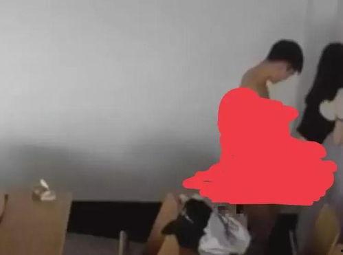 大学教室吃瓜视频下载,大学教室吃瓜视频引发热议，下载量飙升